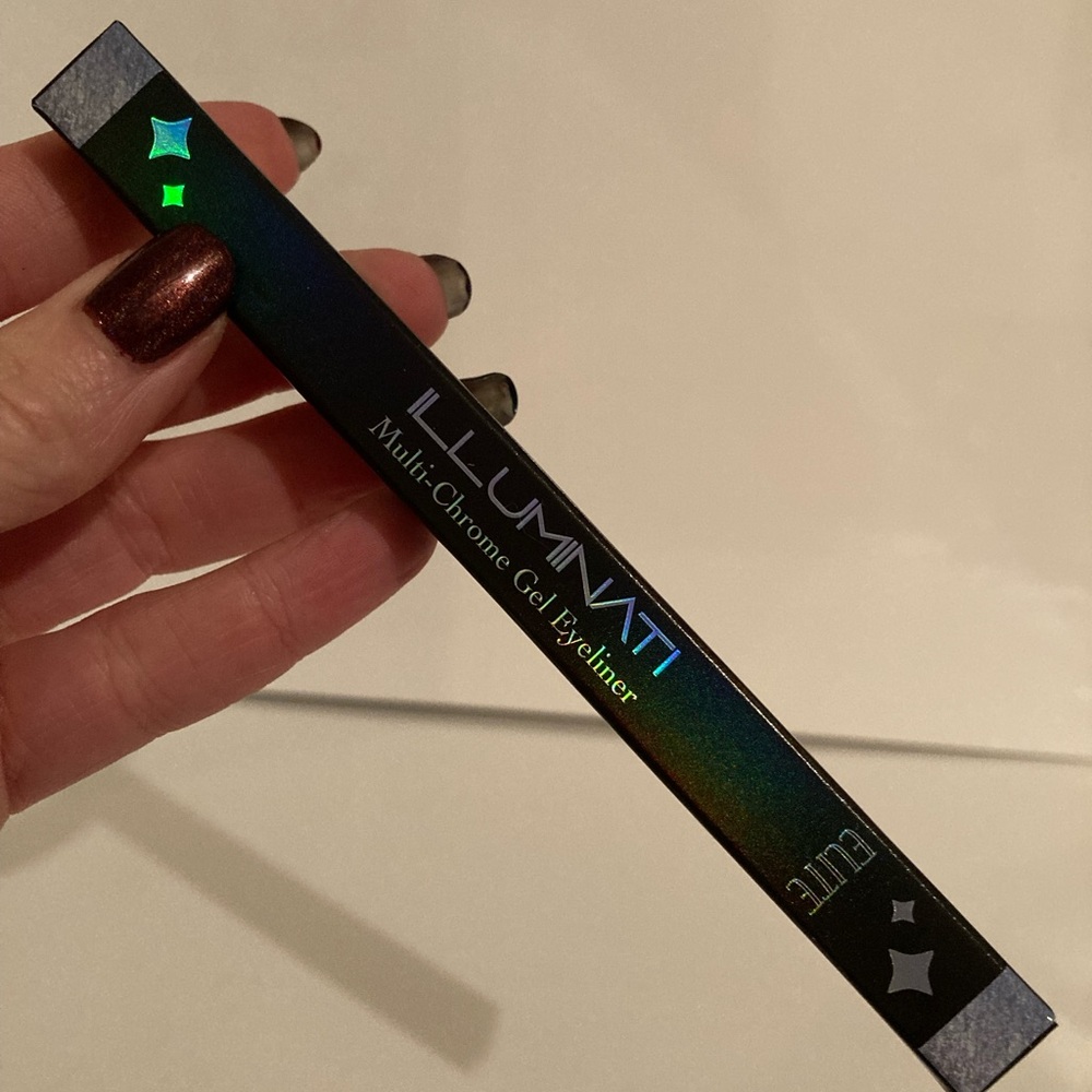 ILLUMINATI Multi-Chrome Gel Eyeliner shade Elite